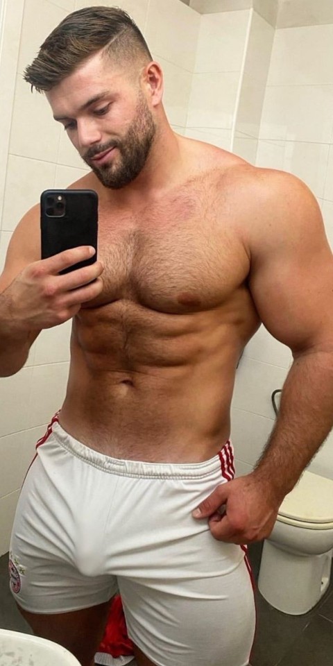 willshy:gabrielromidio:hot4hairy2:gymguys-x:H4H | #hot4hairy | hot4hairy2.tumblr.com Lindo e gostoso Like what you see? Thanks for following and please reblog so your friends can have fun too. 
