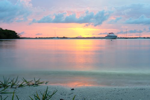 kirrascudderphoto:  Cove Colors and Boats