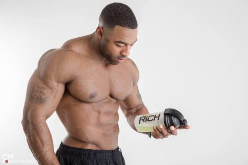 thickasawrist:  Micquel Wright 