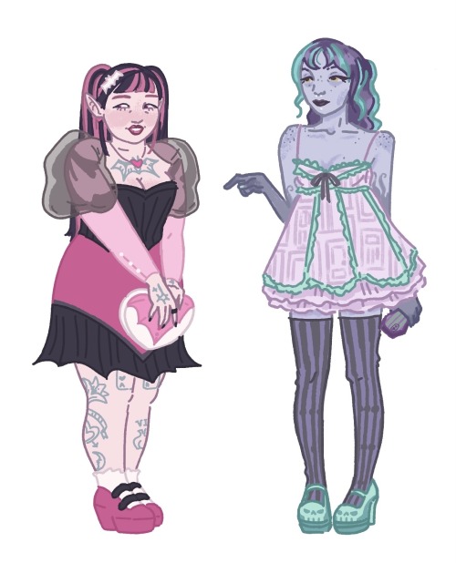 A Draculaura And Twyla I Drew On The Plane! I 