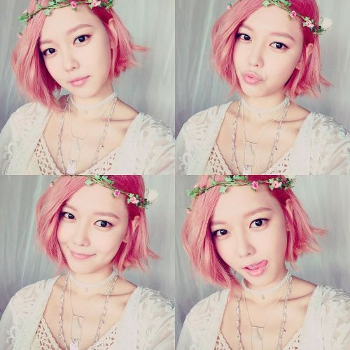 fy-girls-generation:hotsootuff: #SooYoung #GG #PARTY #selfie