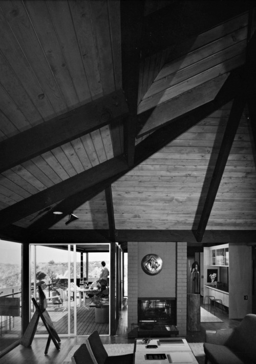 ofhouses:  610. Richard Lee Dorman /// Art Seidenbaum House /// Los Angeles, California, USA /// 1966OfHouses presents Record Houses, part IV.(Photos: © Julius Shulman. Source: The Getty Research Institute, Julius Shulman Archive; “Architectural Record