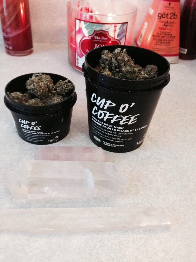 hittingbongs-droppingthongs:  Cup O’ Nugs 🍁 OG kush