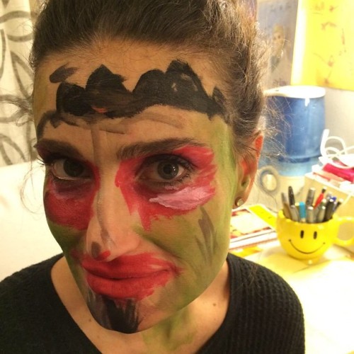 idinamenzel:By the way. My son face painted me between shows. He said I was going to be a #kindapret