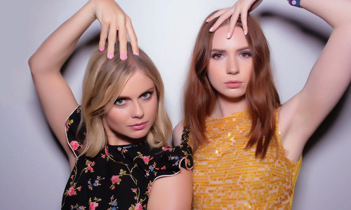 karengphotos:  Karen Gillan with Rose McIver at SDCC’s Warner Bros. TV Party (21.07.17)