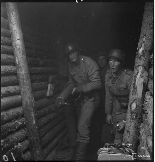 populusfennicapatriam:Maxim machine gun is taken to the shooting position during enemy offensive. 16