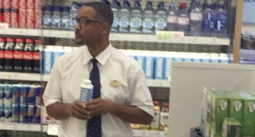 roxxieyo:  bilt2tumble: ishmaelsassafras:  pvstelheart:  lovecarriemost:   vuittonable: Will Smith went to London and dressed up as a Boots sales assistant to promote Jaden’s new water brand ….. what dimension are we living in  “Brand of water”