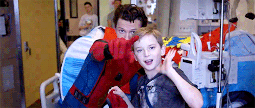 bllackpanther:Tom Holland visits Kids at Children’s Hospital in Los Angeles