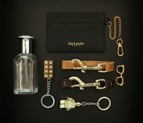jegssantos:DIY BAG HARDWARE BRACELETI’ve always enjoyed looking at beautiful bags. It’s so interesti