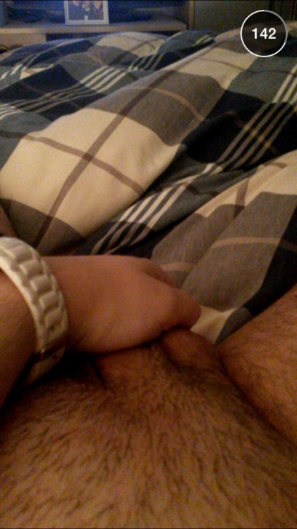 hornym8syd:  Horny Sydney guy here , up for swapping pics with other bi, gay, straight, and curious guys!  If ya wanna submit hit us up, I don’t mind sharing my pics either   Kik-hornym8syd Snap- hornym8sydney  Check my blog out, www.hornym8syd.tumblr.com