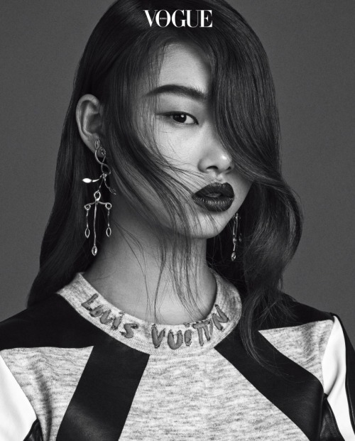 koreanmodel: Bae Yoon Young by J. Dukhwa for Vogue Korea Oct 2016