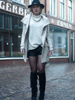 Fashion-Tights:  Beige &Amp;Amp; Black (By Rowan Reiding)