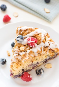 foodffs:  Almond Berry Crumb Cake Really