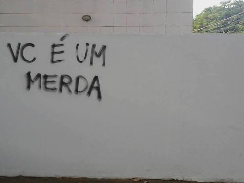 desatina:  do caralho 