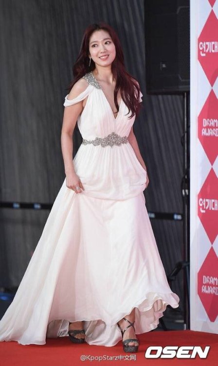 Park Shin Hye - SBS Drama Awards Red Carpet Pics