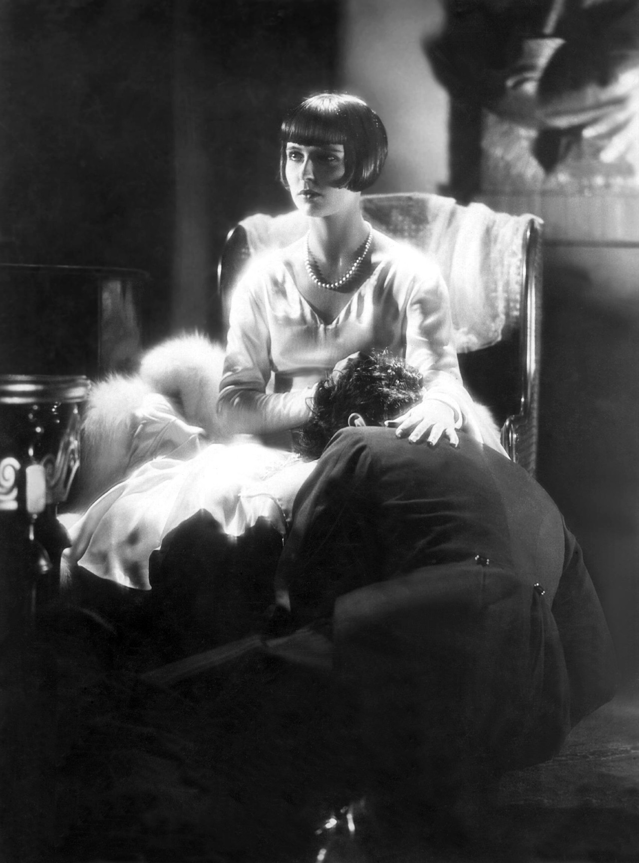 miss-flapper:  Louise Brooks and Francis Lederer in a scene of Pandora’s Box |