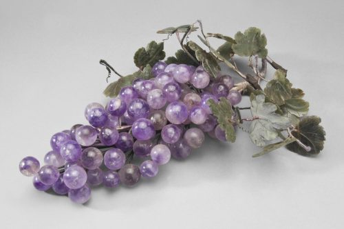 heaveninawildflower:Bunch of grapes (China,