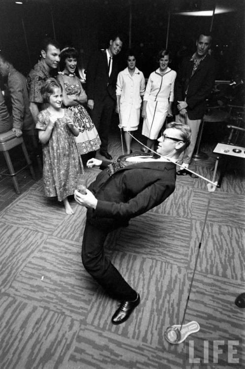 Limbo dance party(Ralph Crane. 1961?)
