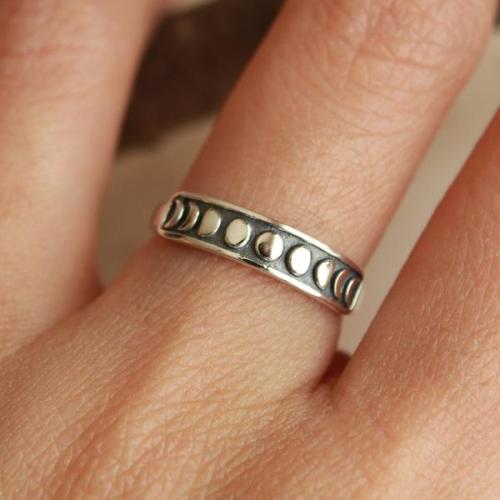 gooniessneversaydie:sodamnaesthetic:Moon Phases Ring✨Available Here✨I need this ring