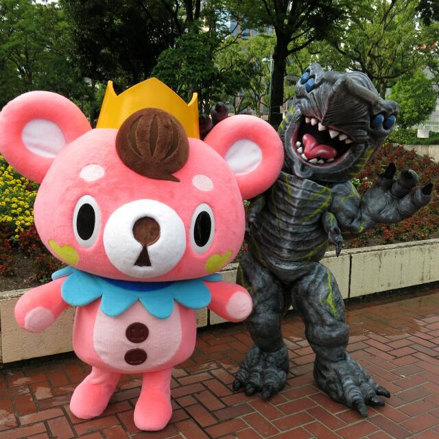 kaijucast:  s0lid:  Knifehead, Guillermo Del Toro, Hideo Kojima, Rinko Kikuchi, Mana