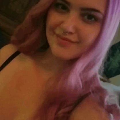 crazylittleannabelle:Miss my pink hair… 