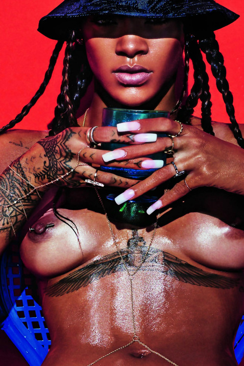 Rihanna nude magazine