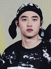 sehunned:Kyungsoo: The main point of the Lucky One dance is the blank expression. 