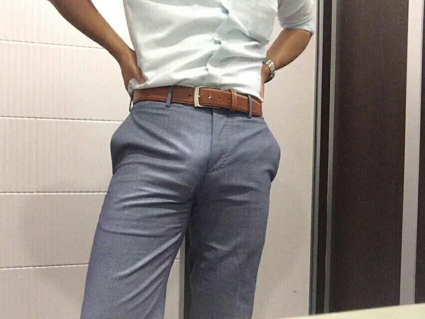 sinexpat:  execsg:   eroticscan:  cool guy  Super hot exec!!!   Follow me Sinexpat