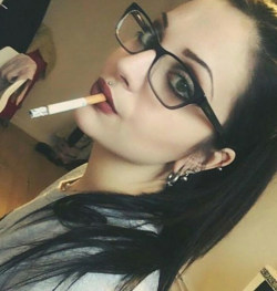 lovesmokingbeauties: