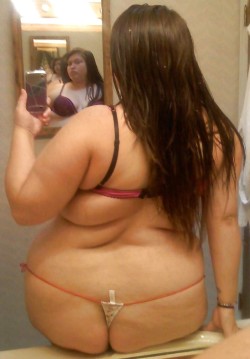 real-chubby-chicks:  Hello, I’m Crystal. Do you like me? If yes, check my dating profile.