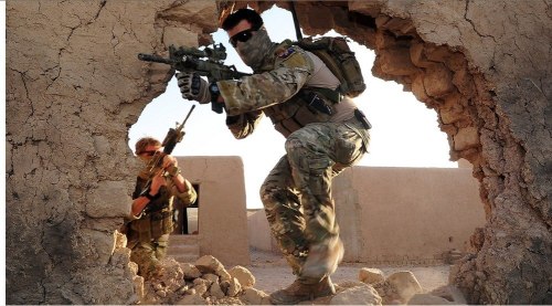 deano4675:  canadian-carbine:  Australian SAS-R  Big patrol.. Probably Cdo, not SAS-R 