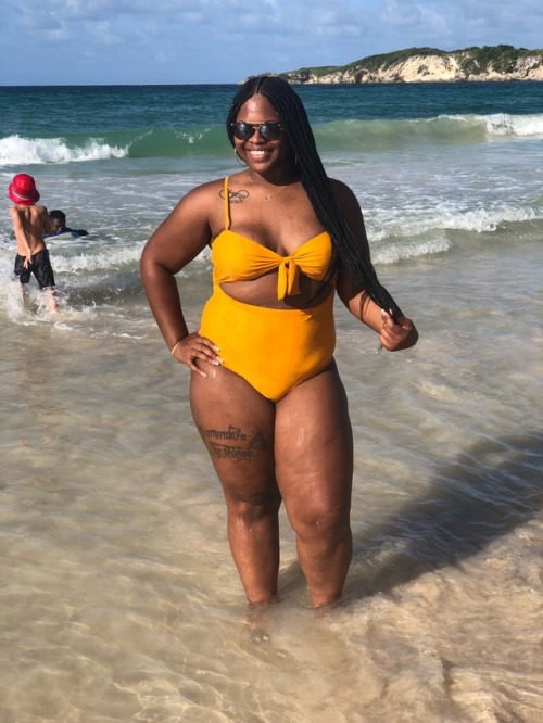blk-roseee:After criticizing my body for so long, I’ve forgotten that it actually is a very nice bod
