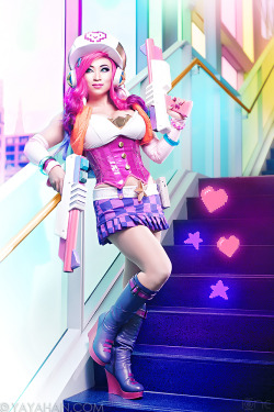 xenoerotica:  Arcade Miss Fortune by Jessica Nigri and Yaya Han