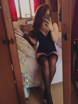 iwishiwasyourfavouritegirl:  i sent this photo to my fuck buddy telling him to come over cause i had a free house and he never replied and basically ignored me for two weeks. now he’s trying to hit it tonight, hmmmm 