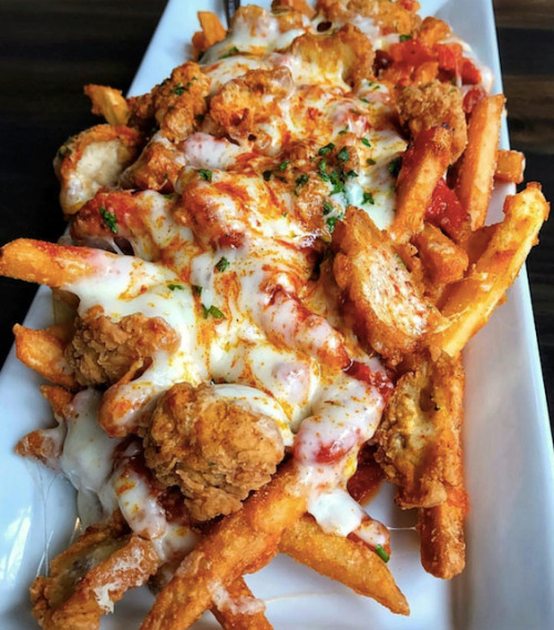 yummyfoooooood:Fried Chicken Cheese Fries