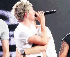 niamrockme:  x   Super creep :)