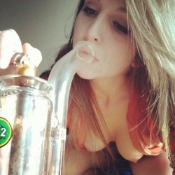 kinkystartshere:  Bong tokes and naked bitches. Sign me up! Xox