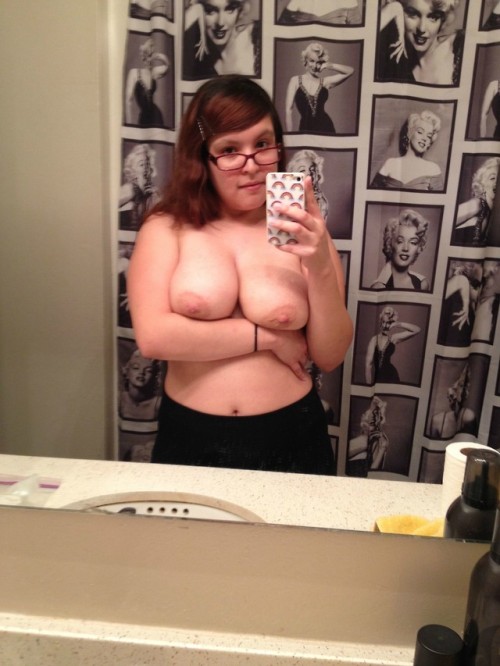 overweight-sexy-bitches:Real name: AndreaPictures: 76Free sign-up: Yes.Looking for: MenLink to profi