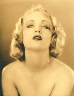  Carole Lombard (c. late 1920s) 