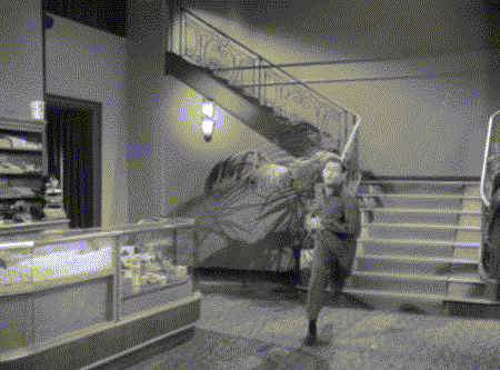 farfromthetrees:  <3 The Twilight Zone   First episode, a bloody classic!