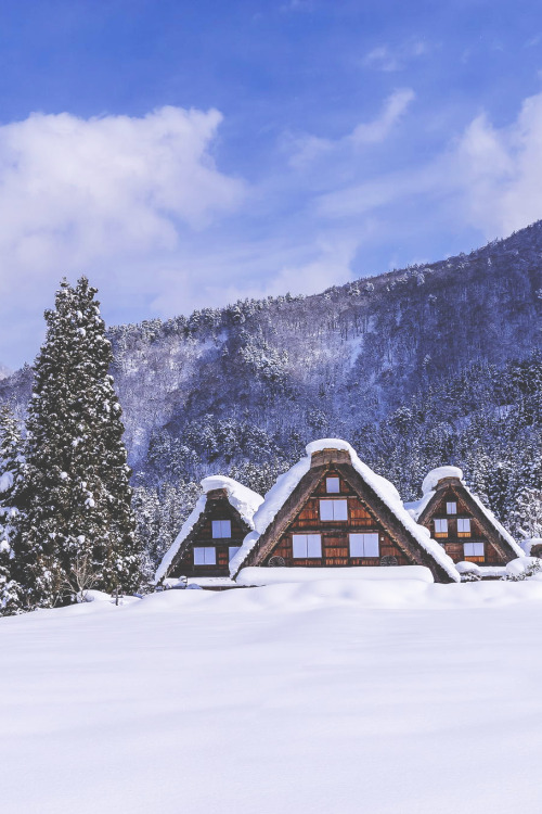 wnderlst:  Traditional Japanese houses in Shirakawa-gō