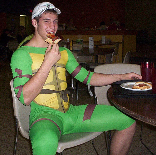 muteboi4eva:  Hot Guy Cosplay! 