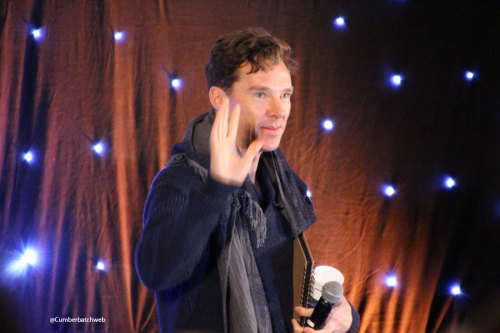 cumberbatchweb: Benedict Cumberbatch at the Starfury Elementary convention