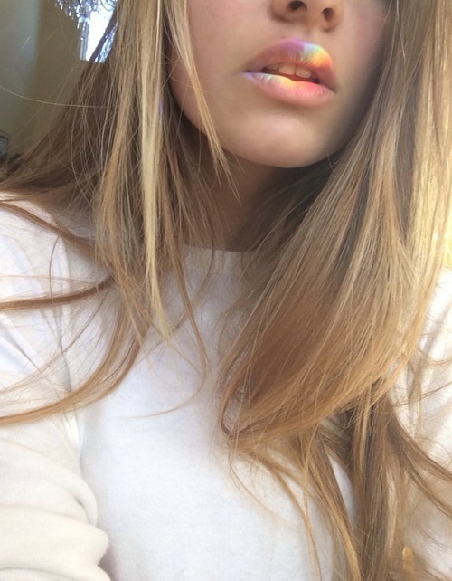 ✘