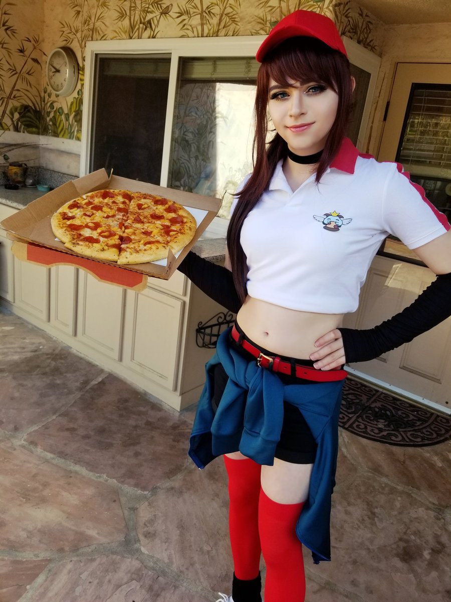 therealshadman: Pizza Delivery Trap, based on Sneakys Cosplay Twitter - Instagram