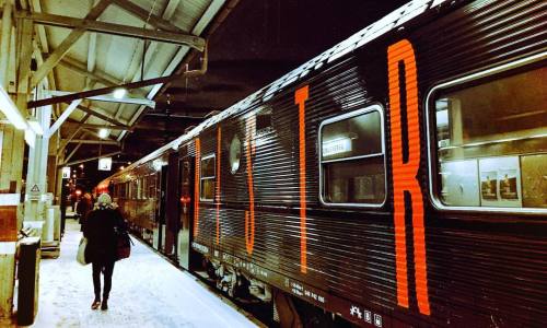 Long train runnin’… #train #railway #trainspotter #locomotive #vintage #travel #commute