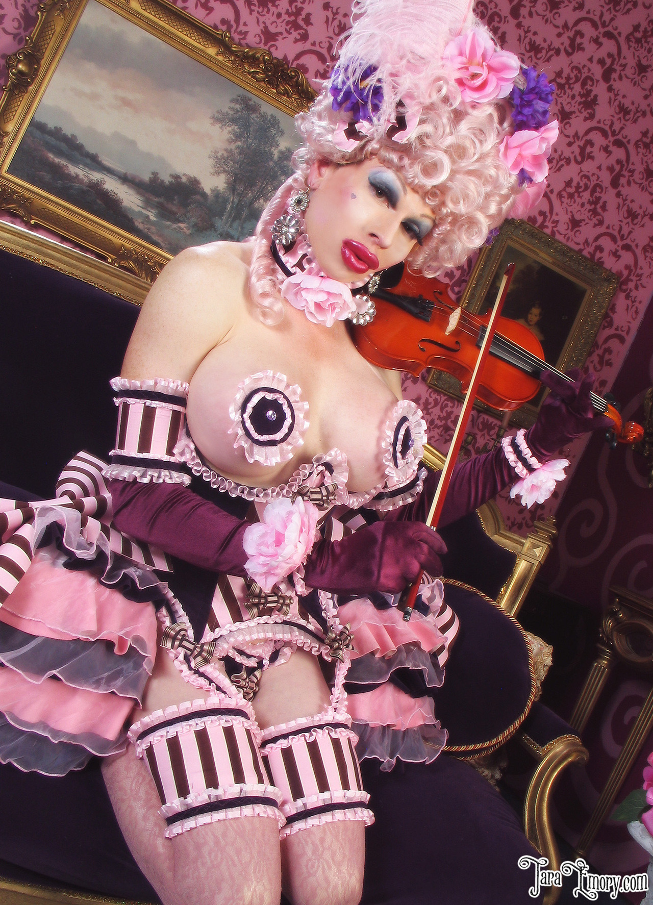 taraemory:  “Rococo Virtuoso”, my newest creation!  I just posted over 40 pictures