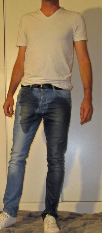 XXX caleconmouille:I totally soaked my jeans photo