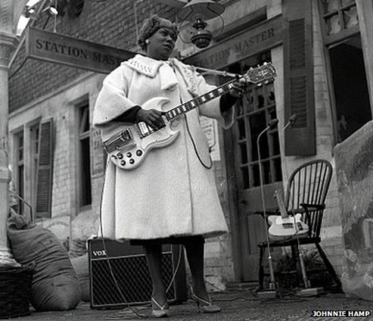 portentsofwoe: usedtobe-a-crazygirlthinking:  lagonegirl:   Meet Sister Rosetta Tharpe, the black woman who invented that rock and roll sound    You know what’s sad, before I even read this article I was ready to refute this because I grew up believing