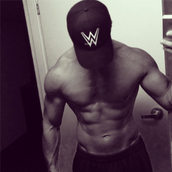 reignsroman: @heelziggler: leg day 😏 